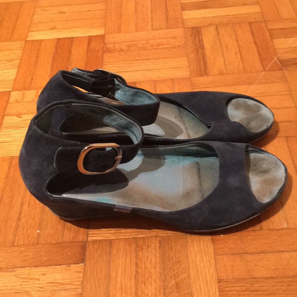 Blue suede shoes ;)